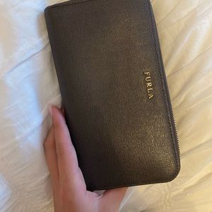 furla wallet